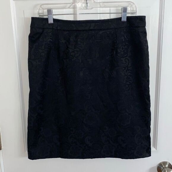 🔥3/$20🔥 Apt. 9 black floral lace pattern skirt size 12 - Picture 1 of 12